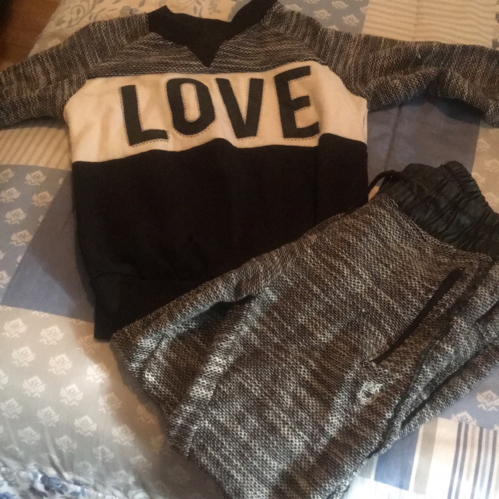 Kids jogging outfit